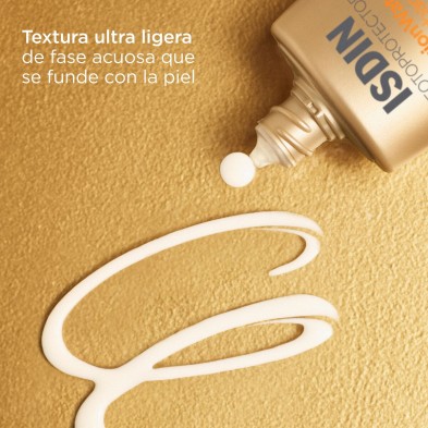 Isdin Fusion Water Urban textura