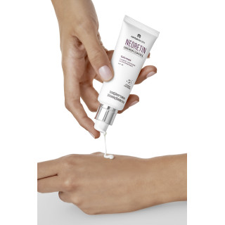 Neoretin Discrom Control Gelcream SPF50 40 ml - Crema | STG Farma