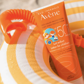 Avène Leche Solar Niños SPF50 250 ml - Protectores solares corporales | STG Farma